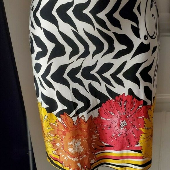 Analili one shoulder dress. - Picture 2 of 4